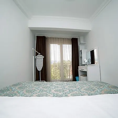 Downtown Hotel *